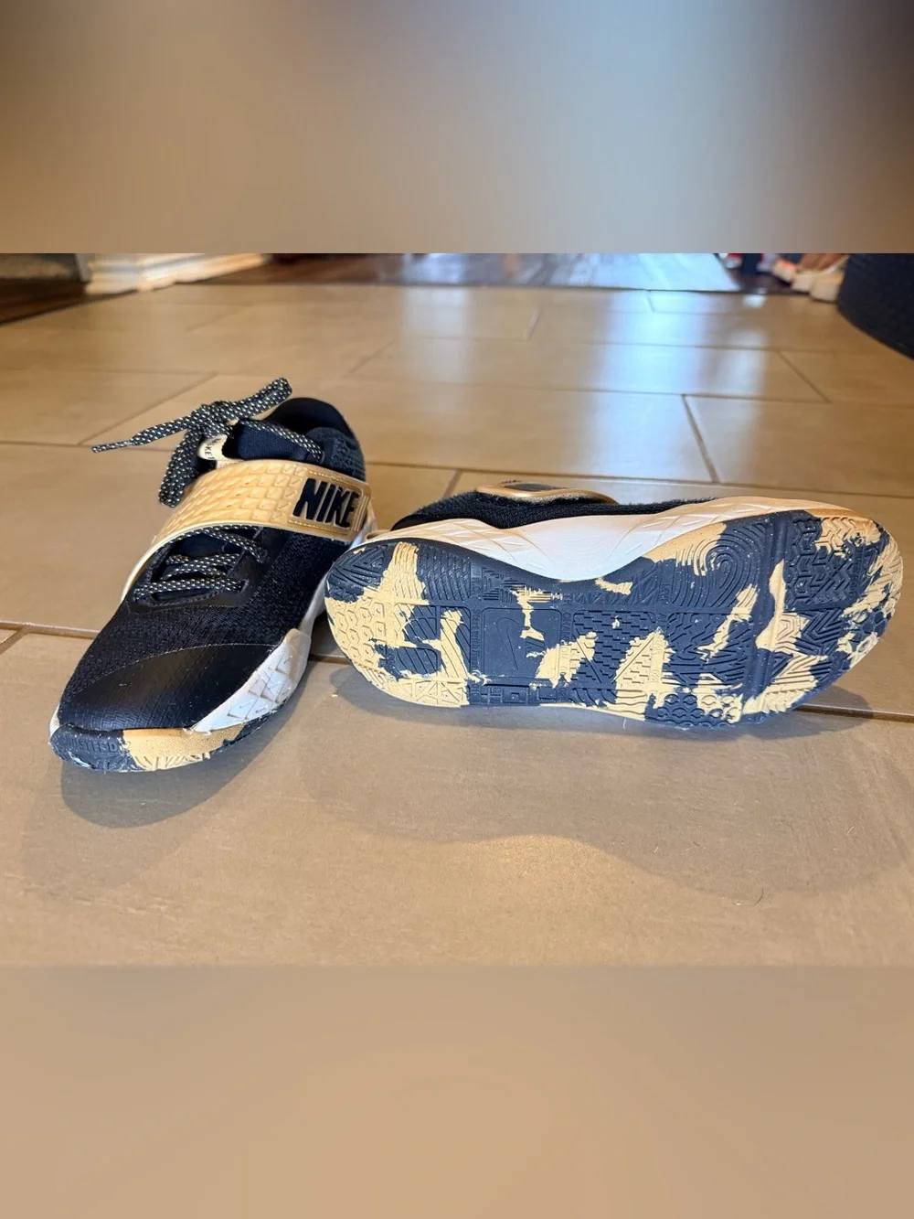 Nike Team Hustle D kid basketball shoes